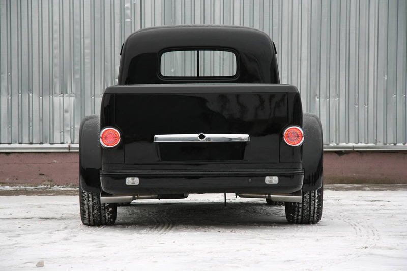 Illustration for article titled GAZ-51 Custom: Russians Make A Cadillac Escalade EXT Hot!